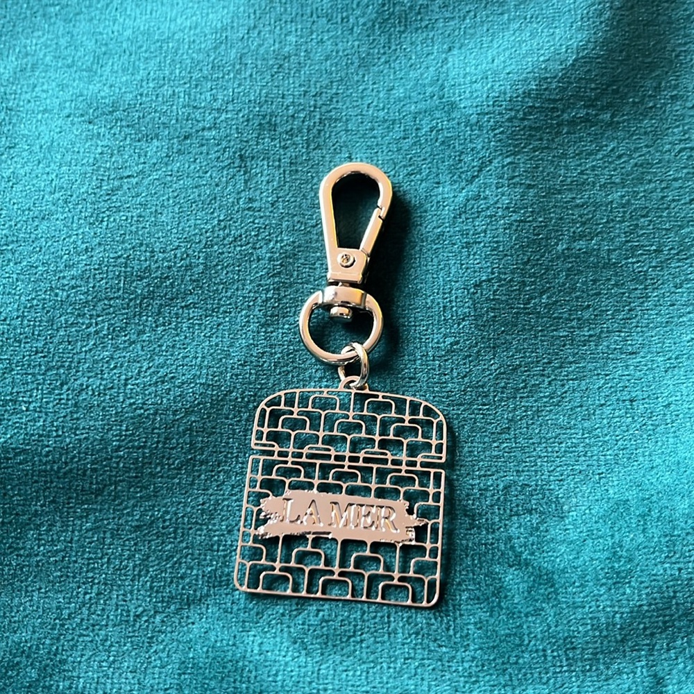 Brand New La Mer Small Gold Filagree Creme Holiday Ornament / Keychain/ Charm